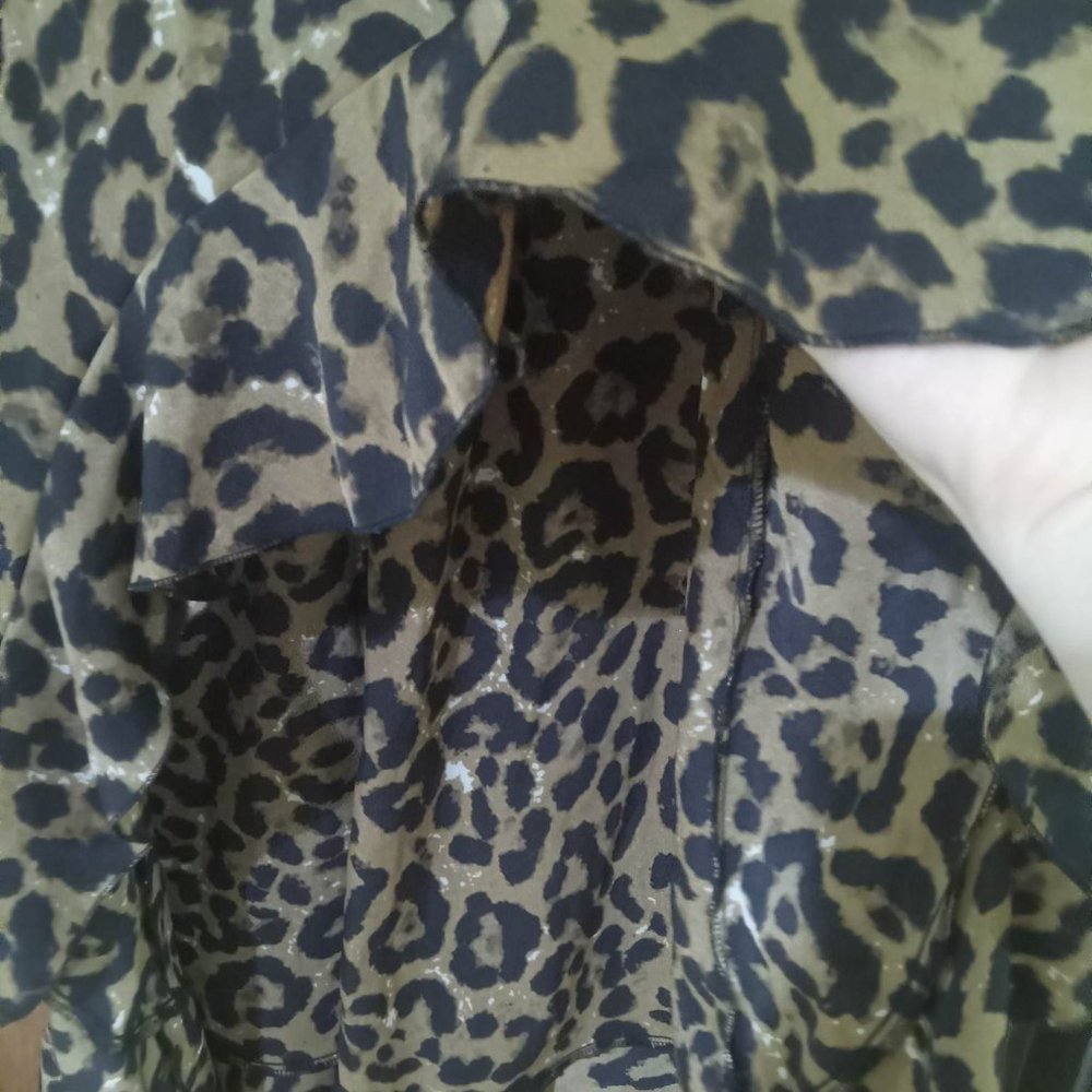 High-Low Cheetah Print Skirt - Picture 3 of 5